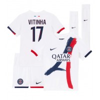 Paris Saint-Germain Vitinha #17 Udebane Trøje Børn 2024-25 Kortærmet (+ Korte bukser)